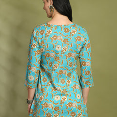 Floral Print 4 Button Straight Kurti