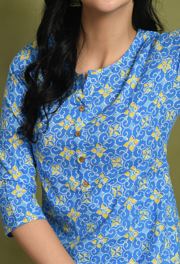 Floral Print 4 Button Straight Kurti