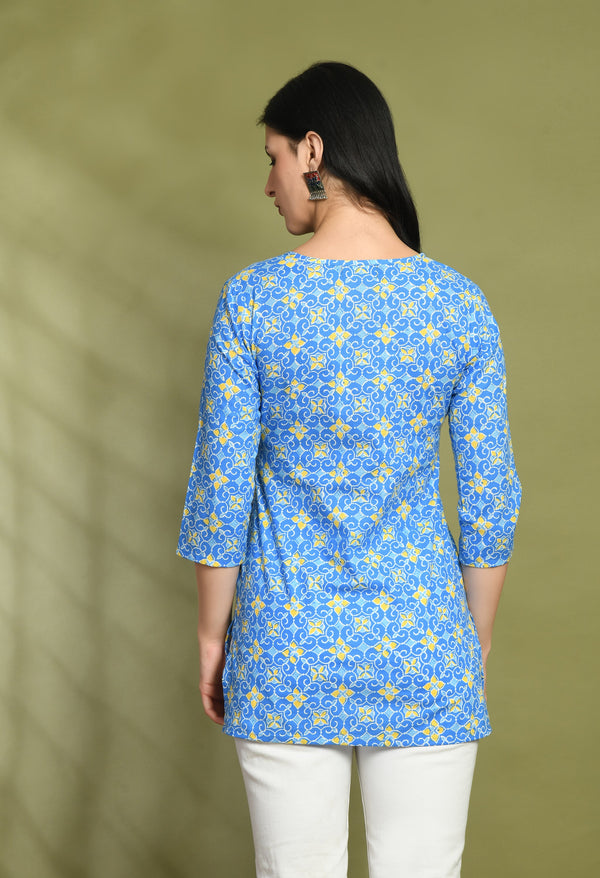 Floral Print 4 Button Straight Kurti
