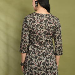 Floral Print 4 Button Straight Kurti