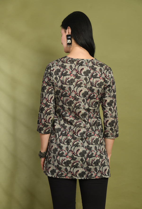 Floral Print 4 Button Straight Kurti