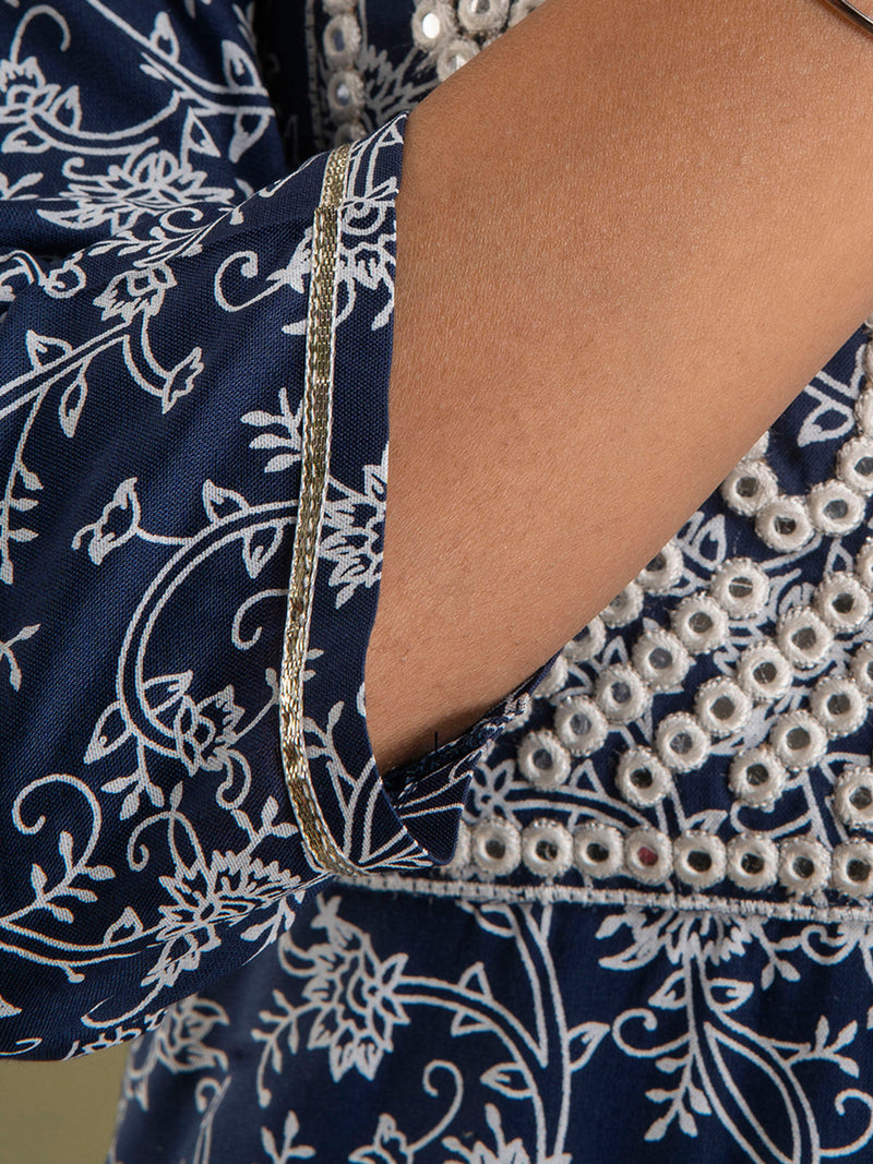 Women Kurta Pant Dupatta Set