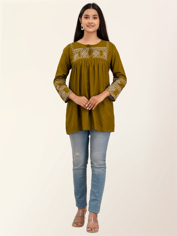 Feranoid Embroidery Top Rayon