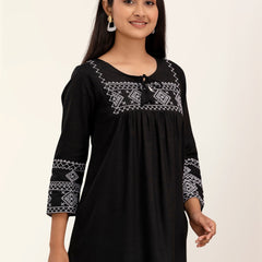 Feranoid Embroidery Top Rayon
