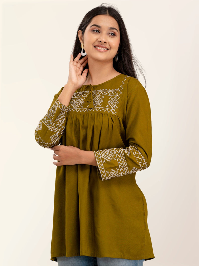 Feranoid Embroidery Top Rayon