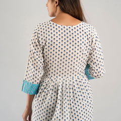 Women White & Blue Cotton Printed A-Line Kurti
