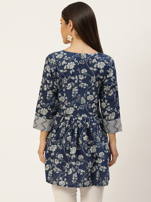Women Blue & White Collared Printed Flared Kurti