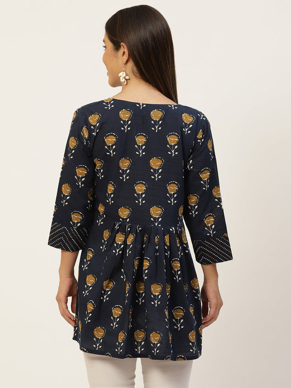 Women Blue & White Collared Printed Flared Kurti