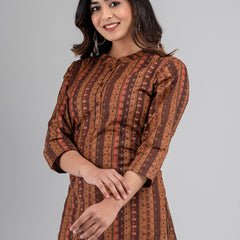 Women Printed Brown Straight Fit Short Tunic