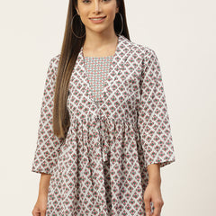 WOMEN WHITE COLLARED PRINTED FLARED KURTI