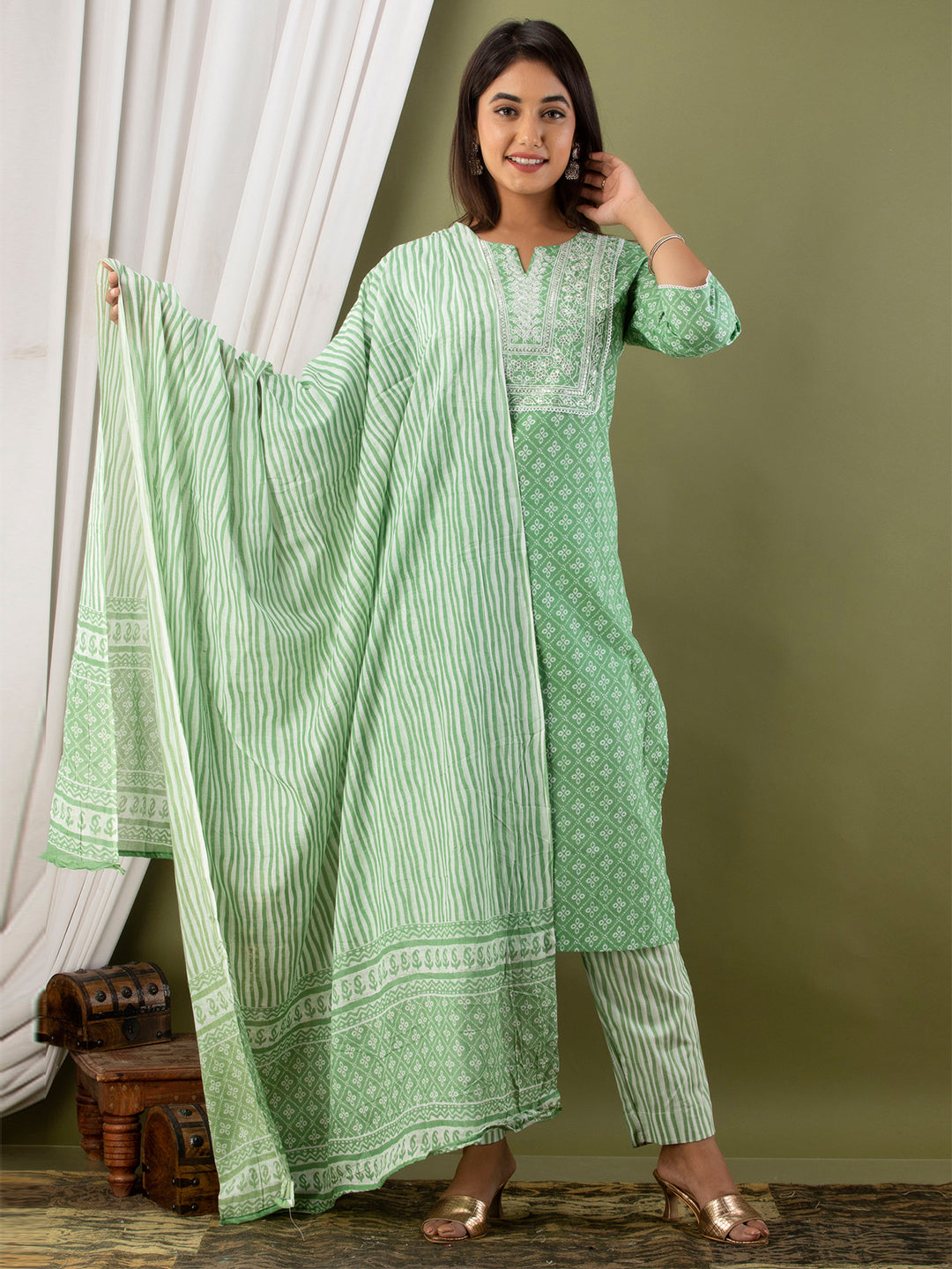 Women Kurta Pant Dupatta Set FRKT6728