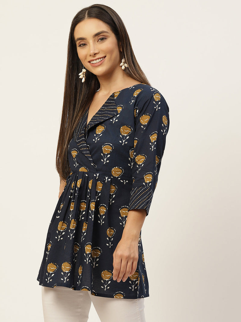 Women Blue & White Collared Printed Flared Kurti