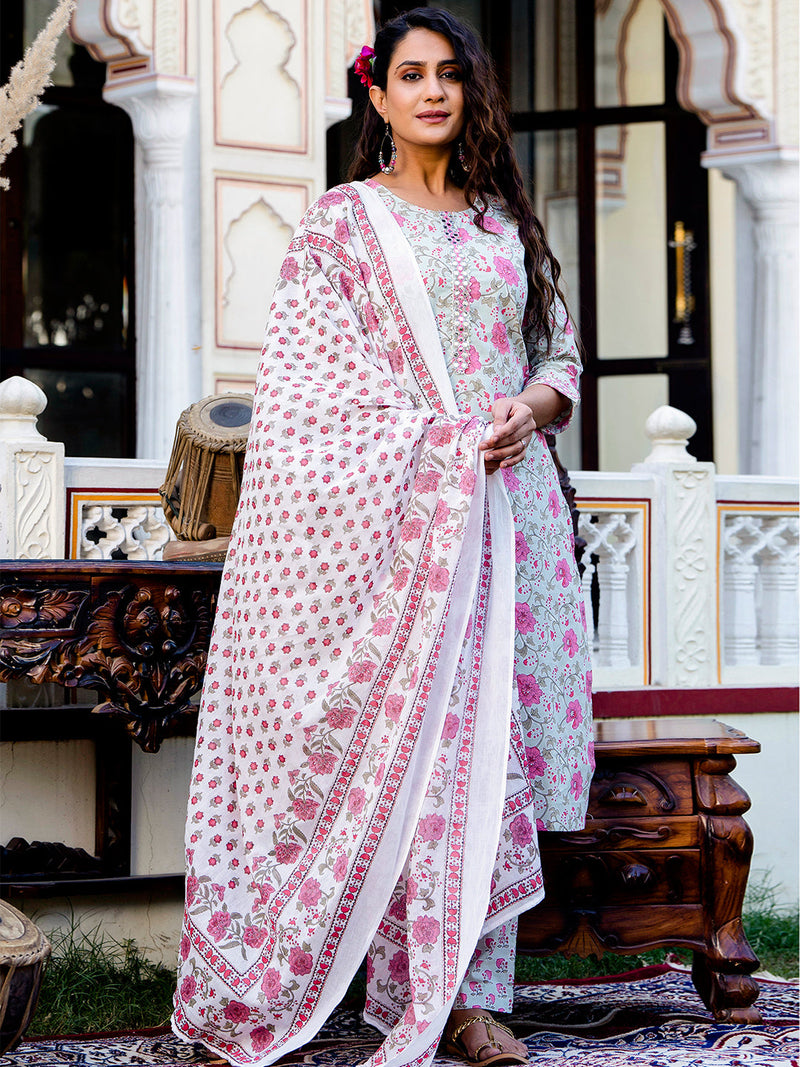 Women Kurta Pant Dupatta Set