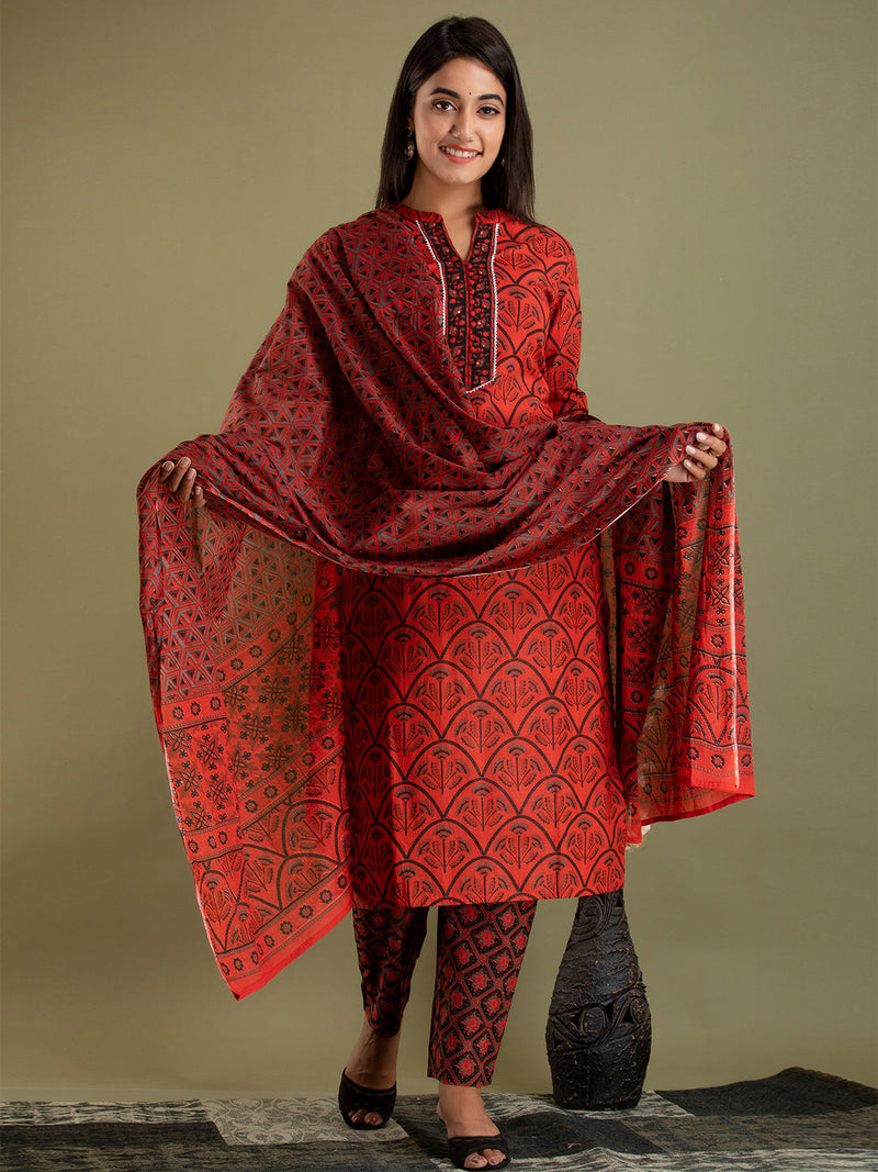 Women Kurta Pant Dupatta Set