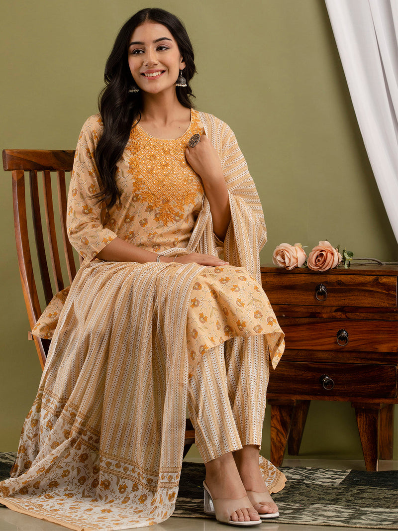 Women Kurta Pant Dupatta Set