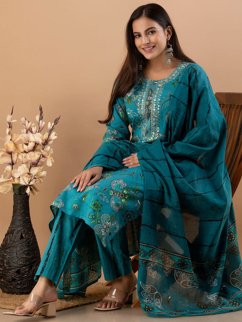 Women Kurta Pant Dupatta Set