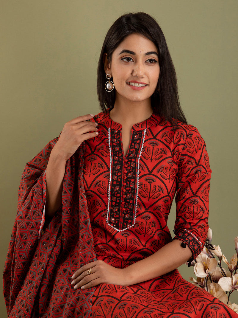 Women Kurta Pant Dupatta Set