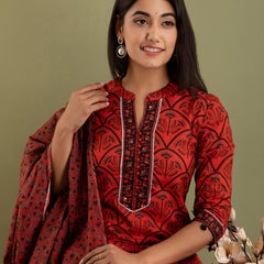 Women Kurta Pant Dupatta Set