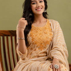 Women Kurta Pant Dupatta Set