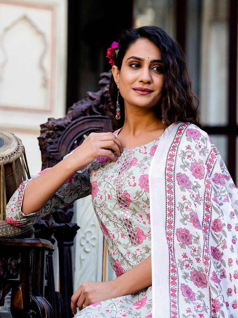 Women Kurta Pant Dupatta Set