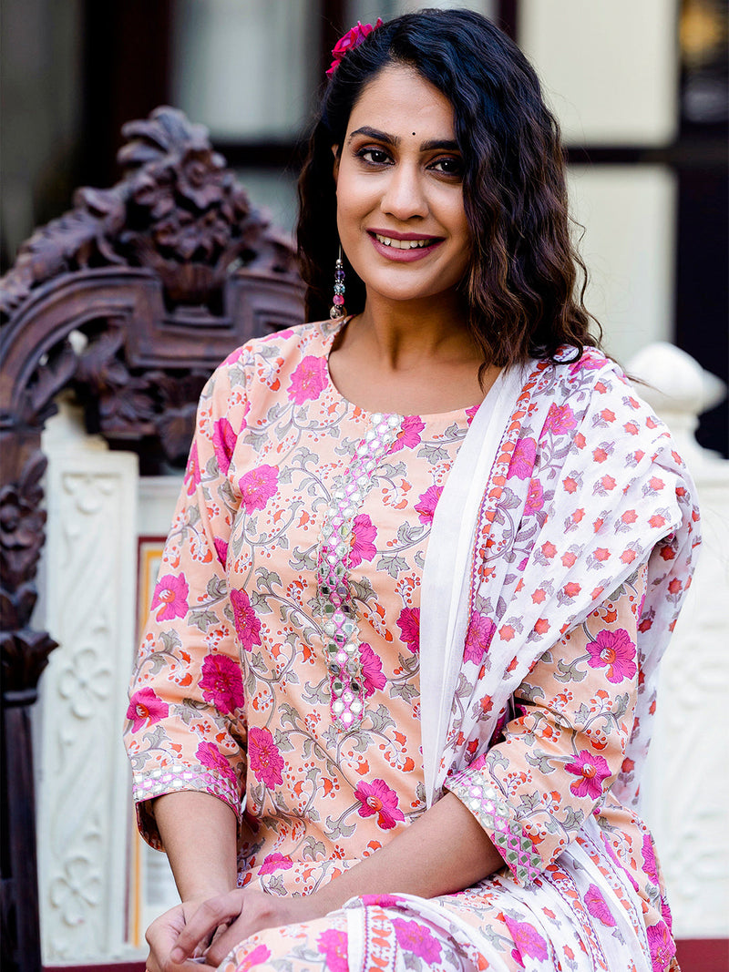 Women Kurta Pant Dupatta Set