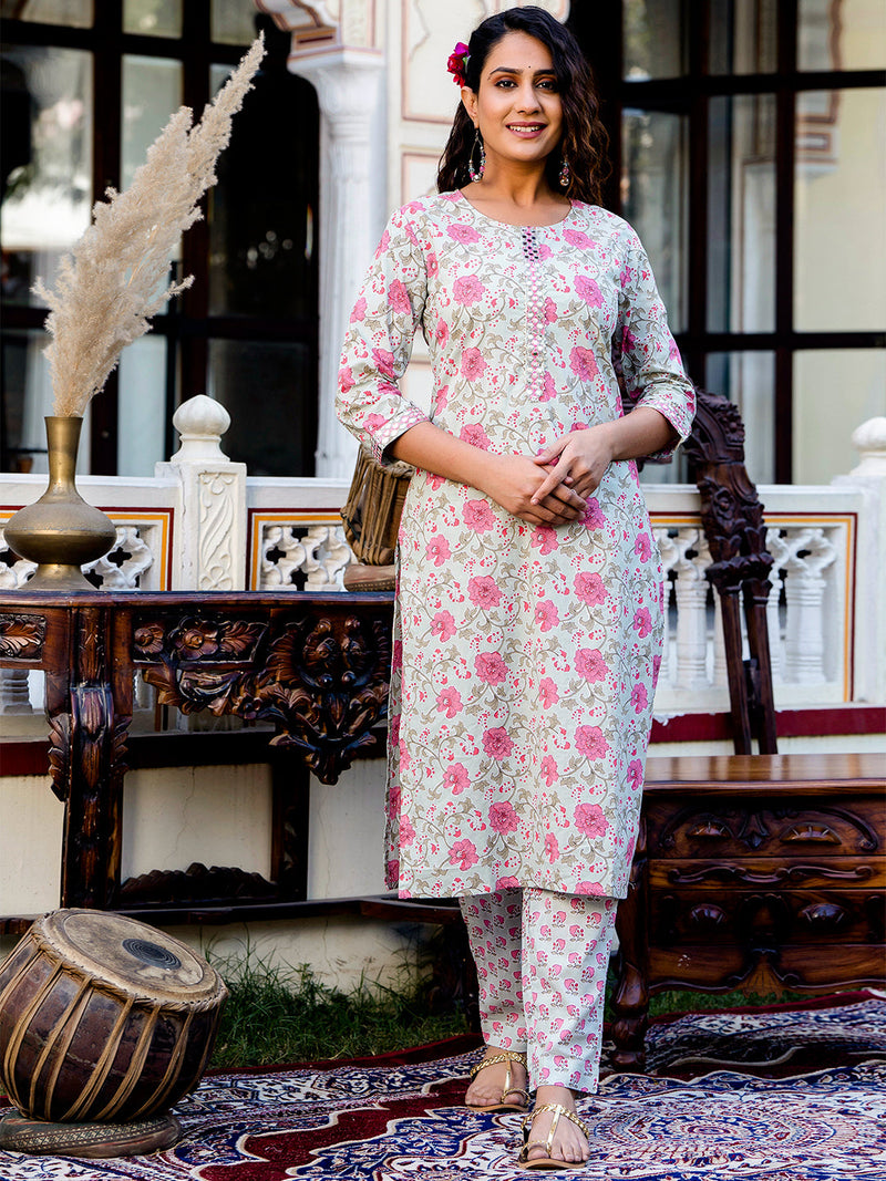 Women Kurta Pant Dupatta Set