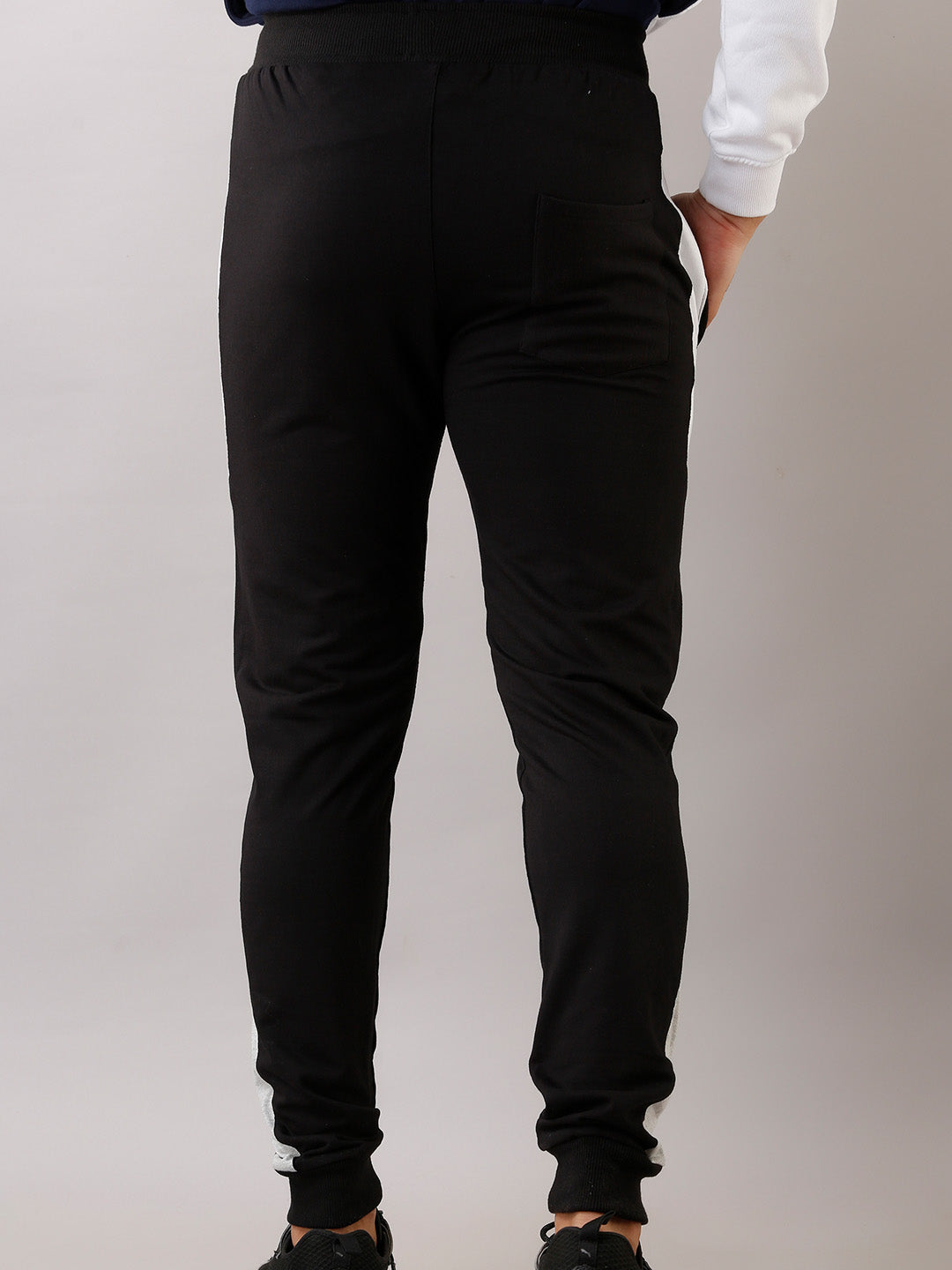 MEN BLACK WHITE SIDE LINED JOGGER